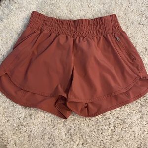 Lululemon tracker short